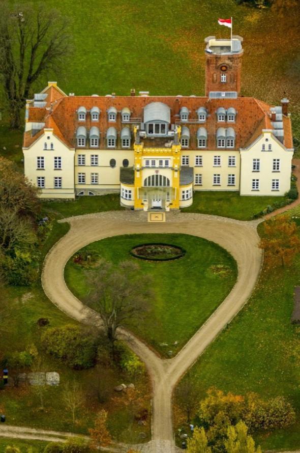 Schloss Lelkendorf Apartment Ulrichshusen Maisonette Fewo Mecklenburger Seenplatte Buitenkant foto